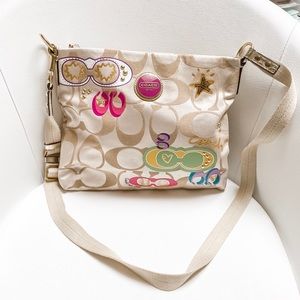 COACH Daisy Poppy Applique Signature Crossbody